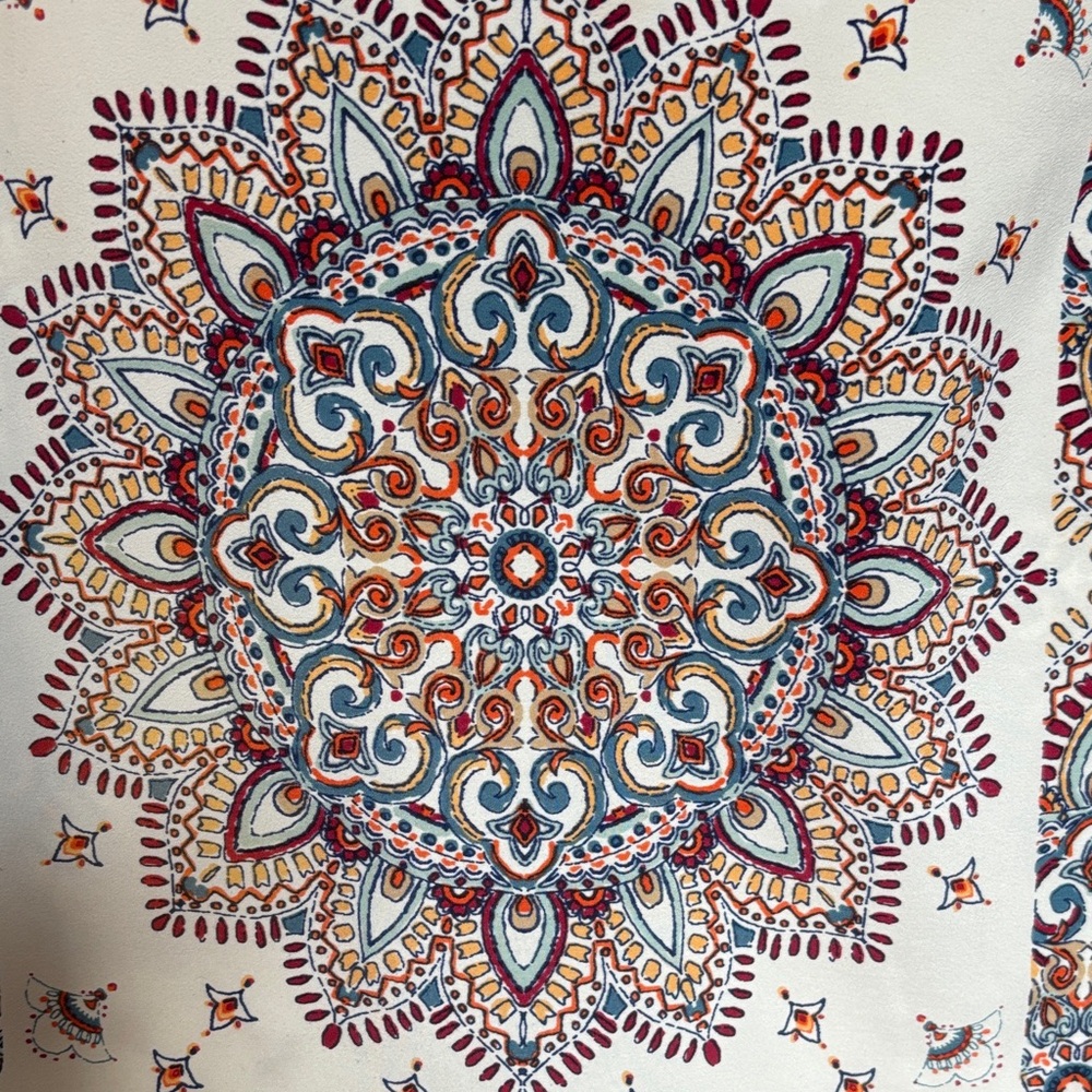 Verse Women's Sleeveless Mandala Print Blouse - Picture 4 of 10